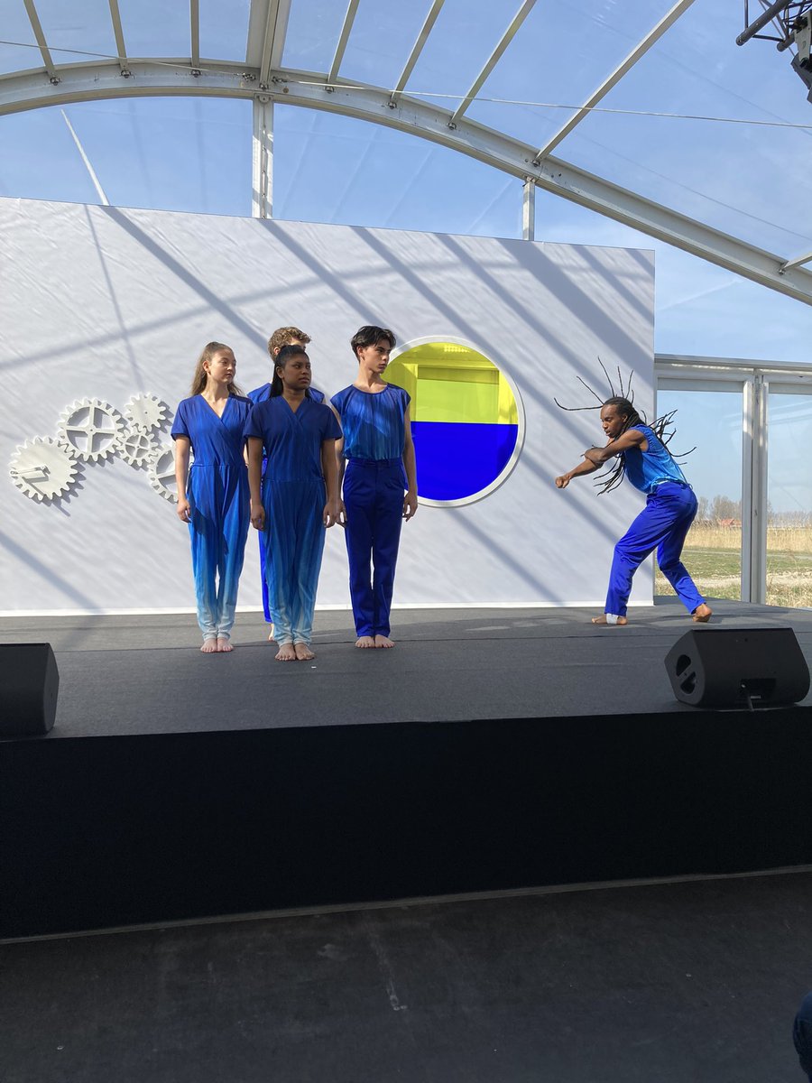 PaulEmans's tweet image. Zonovergoten opening van Energiepark Haringvliet van @VattenfallNL. Schitterende combi van wind, zon en batterijopslag op 1 aansluiting. Felicitaties! 🌬☀️🔋⚡️✅ @gem_go @zuid_holland @Stedin @MinisterieEZK