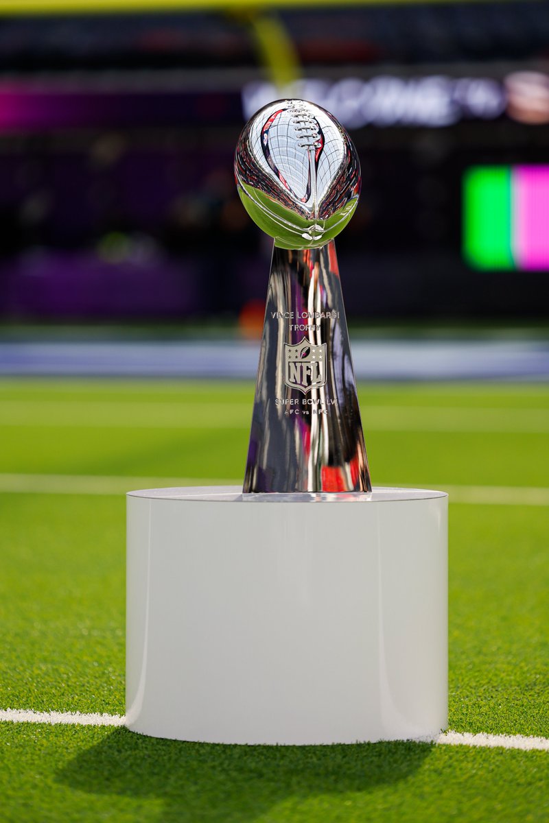 NFL's tweet image. Who&apos;s the first player you think of when you see this?