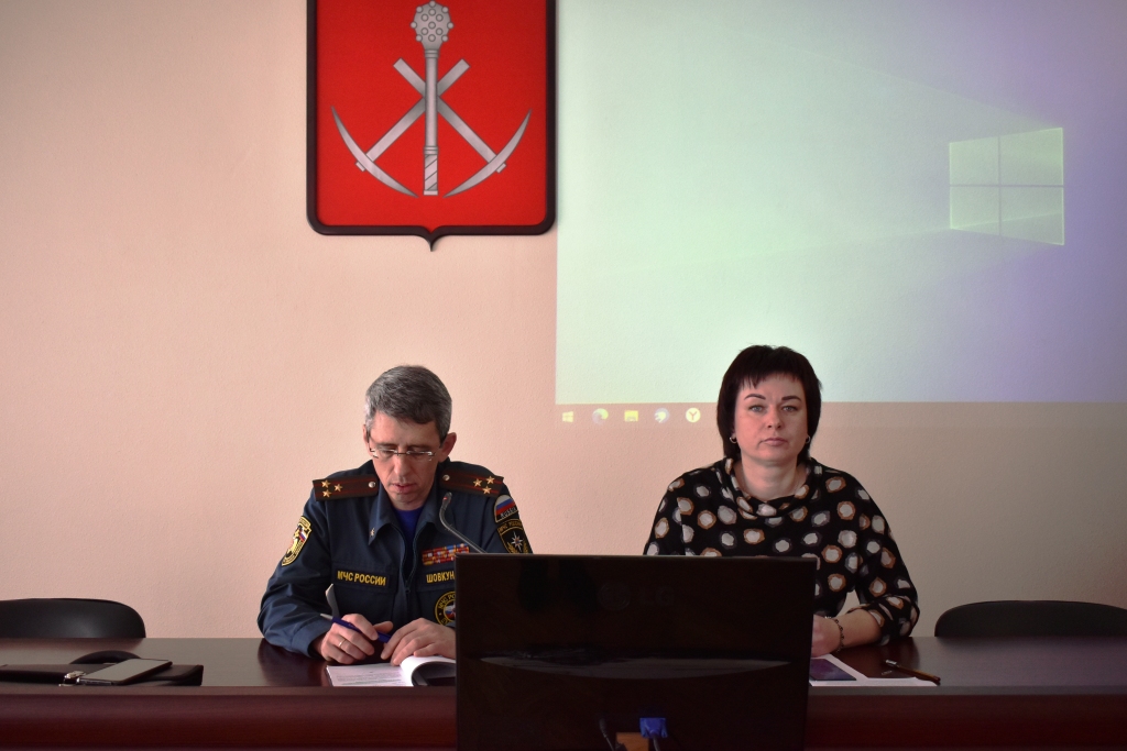 adm_kireevsk's tweet photo. @Tularegion71 В администрации района обсудили организацию выполнения задач гражданской обороны https://t.co/yWDtAWVwGU https://t.co/gIOqDsZBOy