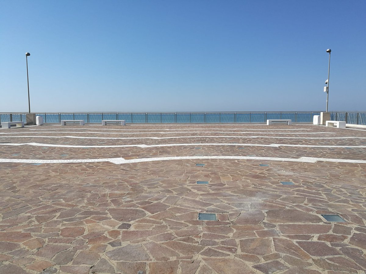 #Pomezia #Torvaianica, inaugurato il nuovo #Belvedere di piazza Ungheria. Il Sindaco: “Il nostro litorale cambia volto. A settembre giù l'ecomostro”. Non solo opere, ma cultura e divertimento. Inaugurato oggi, proprio sul Belvedere, il progetto e-L.OV. Leggere Ovunque