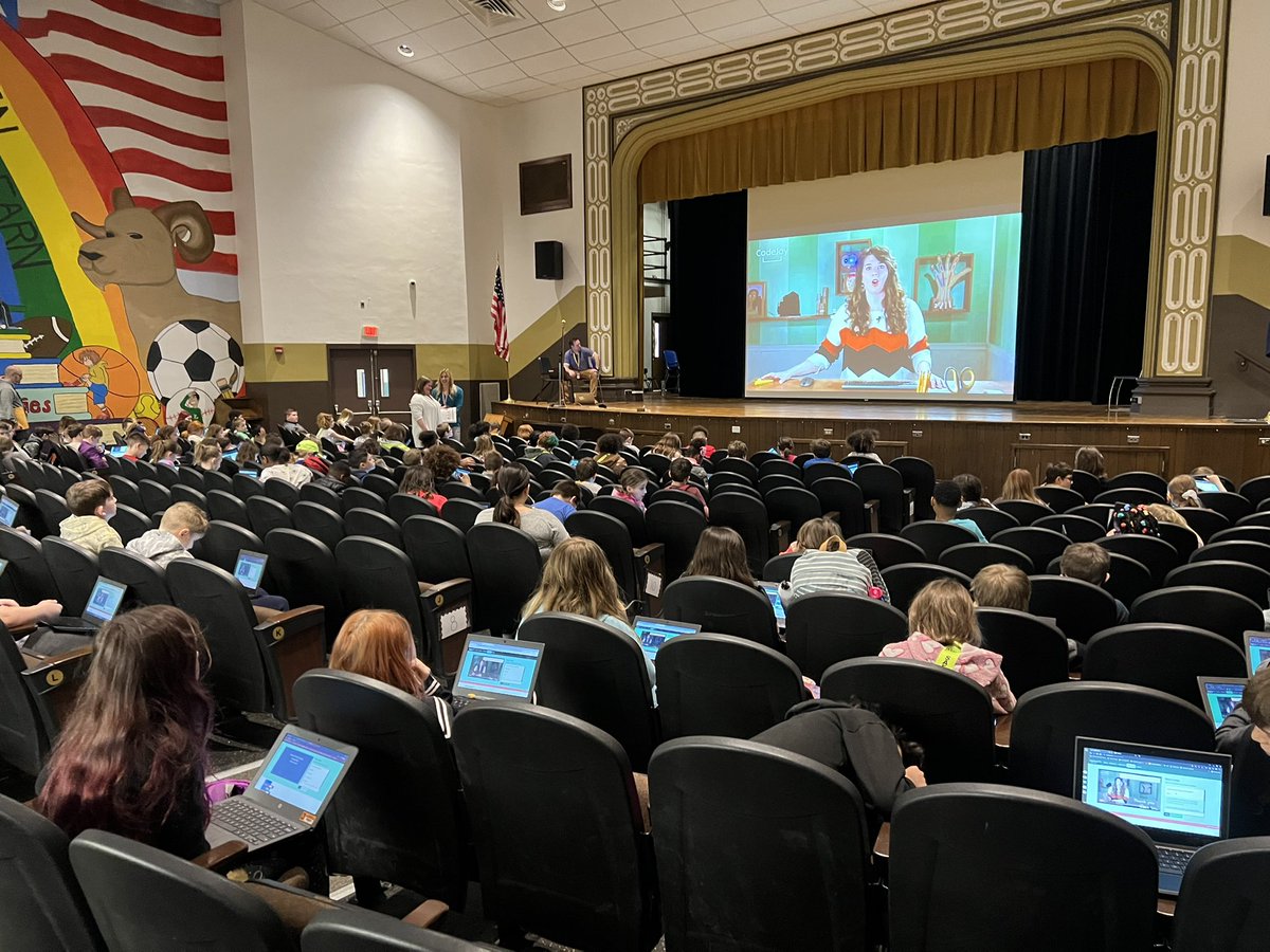 DrStanWhiteman's tweet photo. Thank you @CodeJoyEdu for providing an awesome experience for our 3rd and 4th grade students yesterday  @HighlandsSD #Rams4Life @remakelearning #HighlandsElementarySchool https://t.co/dik1WxB57r