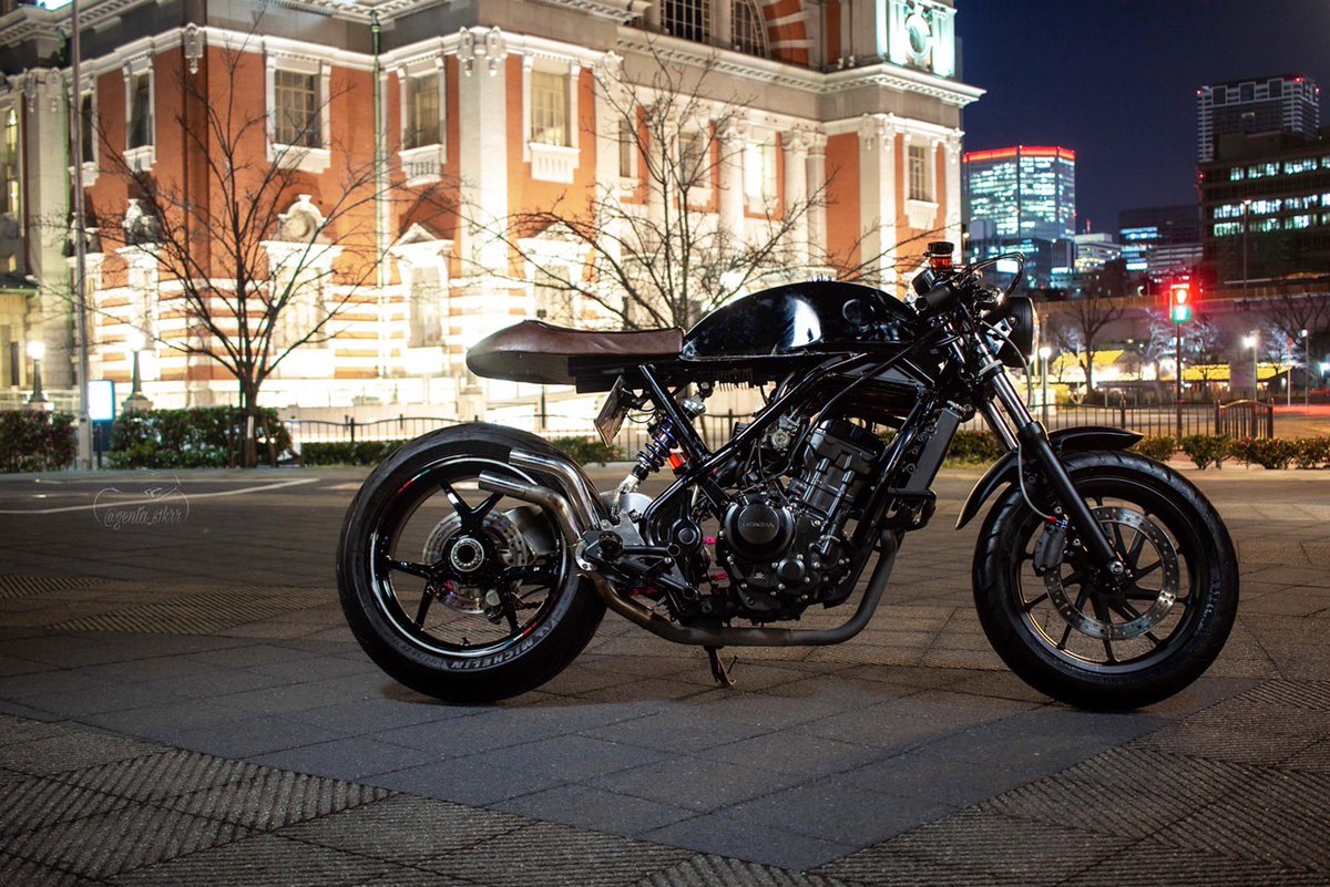hyb9111's tweet photo. 片持ちしたい方いませんかー？(そんな変態おらんか…)
ホーネット5台、レブル250 1台、MT-09 1台、xsr900やる予定
こんな感じで、ある程度の車種にできます。
もし興味ある方は、連絡ください。
他車種の場合は、設計からみないといけないので、大阪に来れる方でお願いします。
#RT拡散希望 https://t.co/0YBzpGYcsK