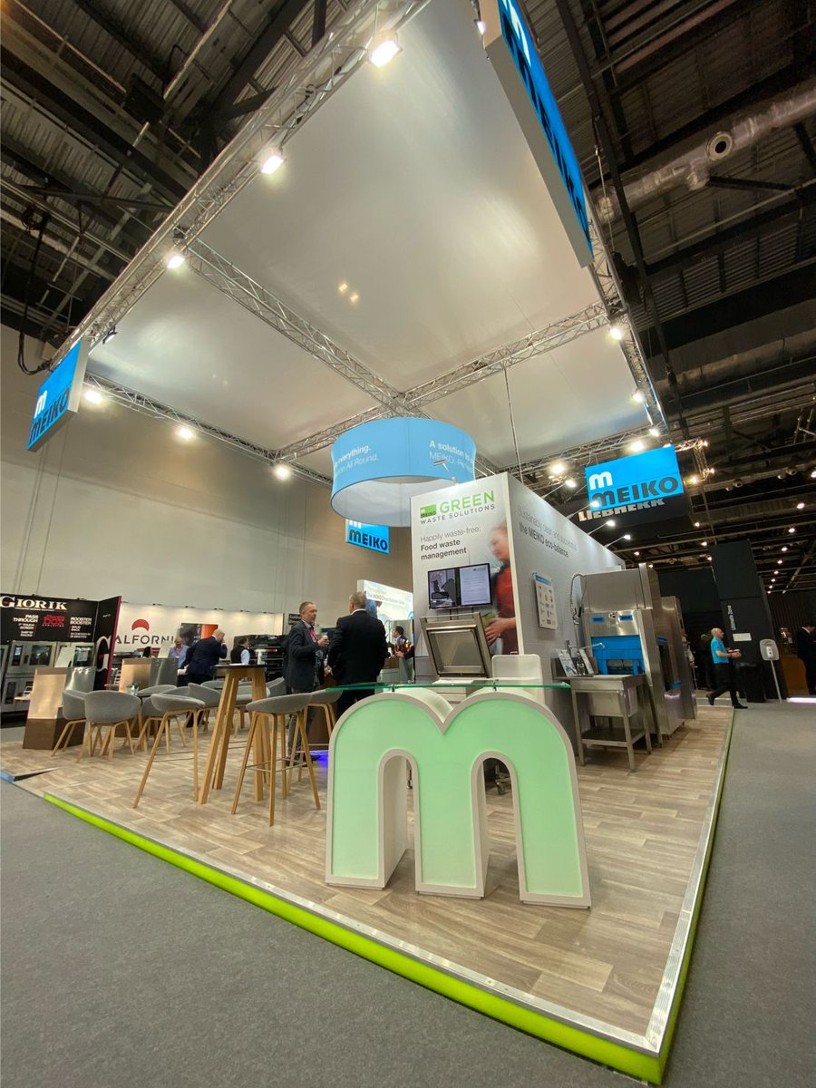 DesignInterlink's tweet image. At @HRC_Event 2022 stand building for our lovely client @MEIKOUK With thanks to @pressredrentals @hwoodmonster @DPIUKLTD @Showlite for all your assistance. #exhibitions #standbuilder #standdesign #hotel #restaurant #catering