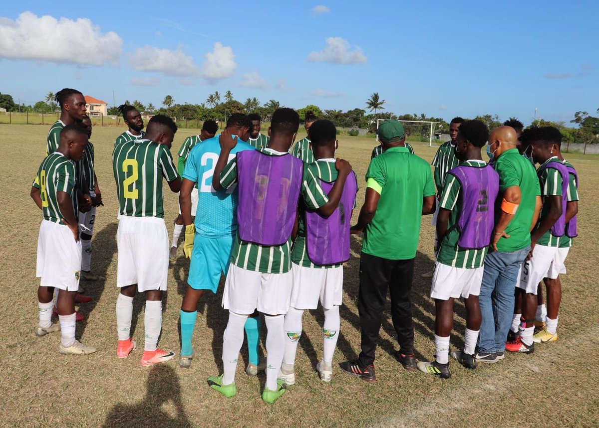 El Ferroviario da Beira está jugando un amistoso como visitante ante el Atlético Gondola.

#VamosFerroBeira 💚🤍