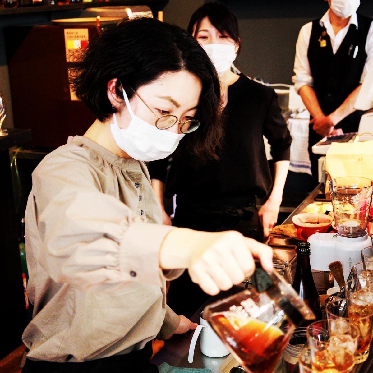 start_with71's tweet photo. 3月20日(日)
15時〜

"日本酒" × "スペシャルティーコーヒー"マリアージュイベント。

今回は
福岡の唎酒師"すぎたま"さんと

living coffeeの
バリスタ"emi"さん

話題の姪浜のパン屋さん
"ヨフカシベーカリー"さんより
国産の桜葉と花をペーストにした特製"桜スコーン"もご用意。

#start_with https://t.co/Hs1ZPaH4b4