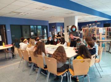 Canope_76's tweet photo. A l'occasion de la #SPME2022, @reseau_canope vous propose des #ressources et #ateliers pour votre établissement.
Retour en 📷sur l' intervention @canope_76 au #collège Alain de Maromme avec les 5è et 4è :
📌mini-débats avec #Médiasphère et plongée au cœur des TIC avec #expertic https://t.co/RaOuw8p4MO