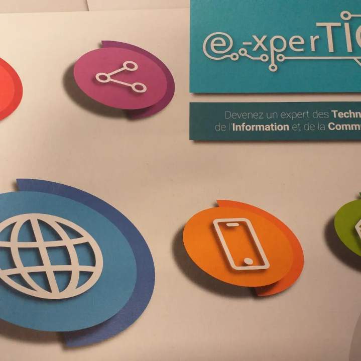 Canope_76's tweet photo. A l'occasion de la #SPME2022, @reseau_canope vous propose des #ressources et #ateliers pour votre établissement.
Retour en 📷sur l' intervention @canope_76 au #collège Alain de Maromme avec les 5è et 4è :
📌mini-débats avec #Médiasphère et plongée au cœur des TIC avec #expertic https://t.co/RaOuw8p4MO