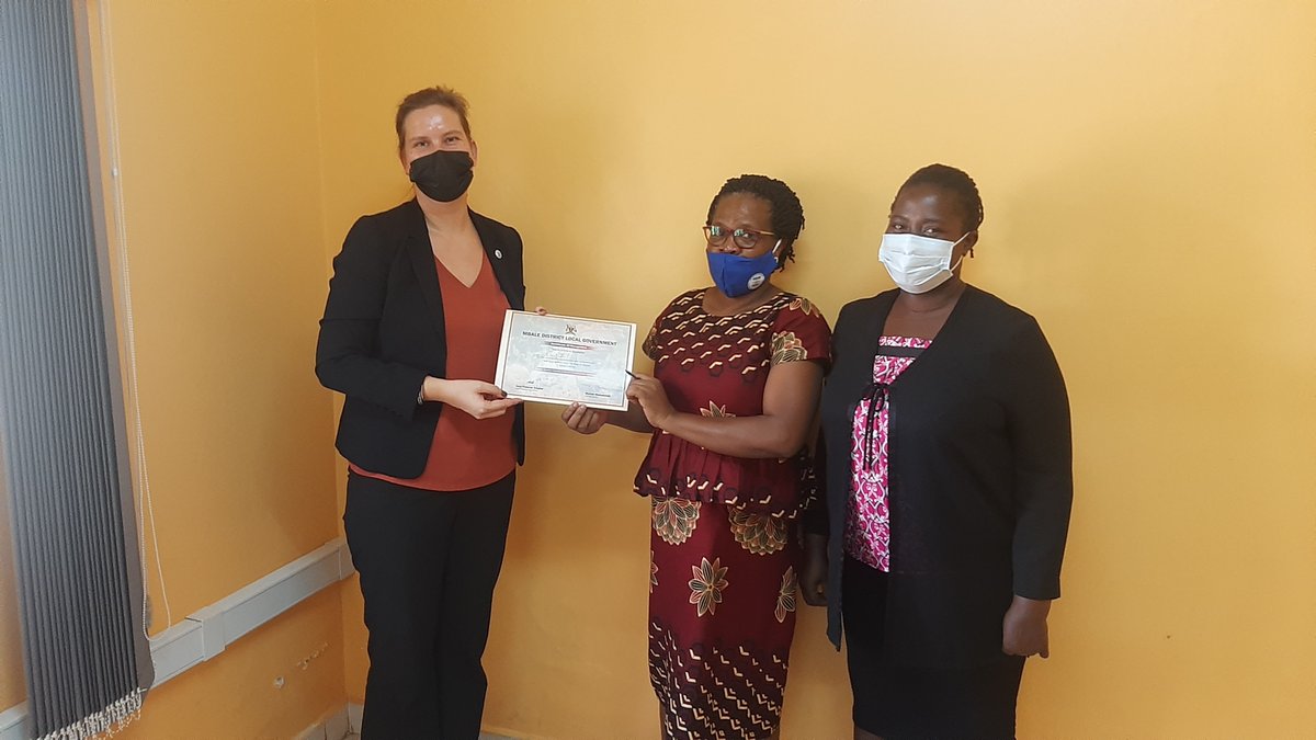 giz_uganda's tweet photo. Representatives from Mbale DLG have paid a courtesy visit to GIZ CUSP in Mbale to further familiarize with the programme &amp; to deliver a certificate of appreciation for the programme's outstanding partnership with the Mbale DLG. GIZ CUSP is funded by @EUinUG &amp; @BMZ_Bund https://t.co/hU6pLgYRr4