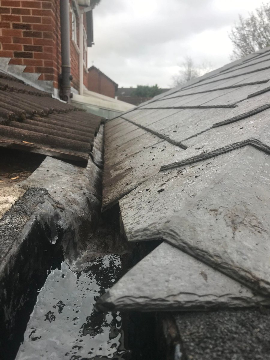 🤔 Today's spot the issue... 🤔

This isn't isn't an uncommon sight for us, but it is an issue so many households are facing! 🏚️

#insurance #buildingsinsurance #latentdefect #latentdefectinsurance #fixerupper #repair #homeimprovements