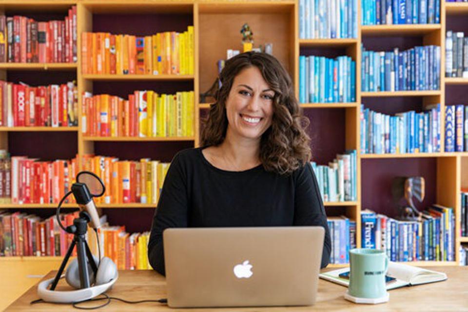 MelodyWilding's tweet image. Happy Pub Day @jenny_blake! Check out my interview with Jenny where she talks more about her new book Free Time today on @ForbesWomen. 

forbes.com/sites/melodywi…