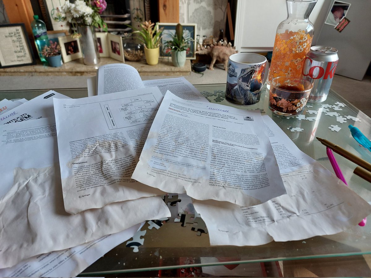 RachReally's tweet image. Ah, proper study like in the 90s
Actual papers
Actual full on fuckwittery clumsiness with coffee all over them .

Genius skills abound .
#dissertationwoes