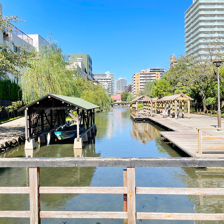 「【107】深川木場木場=材木置き場のこと。現在は風情溢れる公園になってます。江戸」|ナリムラ@ぷらっと江戸吉原連載中のイラスト