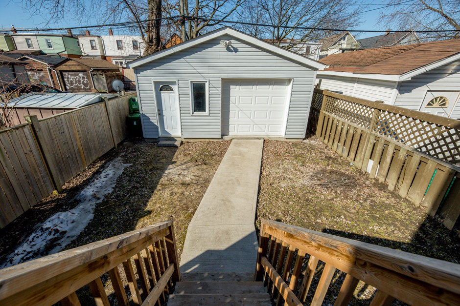 CochraneCountry's tweet photo. Just Listed! 376 Main Street $1,699,999 MLS E5544696 
Gorgeous 4+1 Bdrms &amp; 4 Washrooms, Finished Bsmt &amp; Detached Double Car Garage. 
#Toronto #CochraneCountry #JustListed #forsale #remaxhallmark #RealEstate #homesforsale https://t.co/g9MCbqmvaF