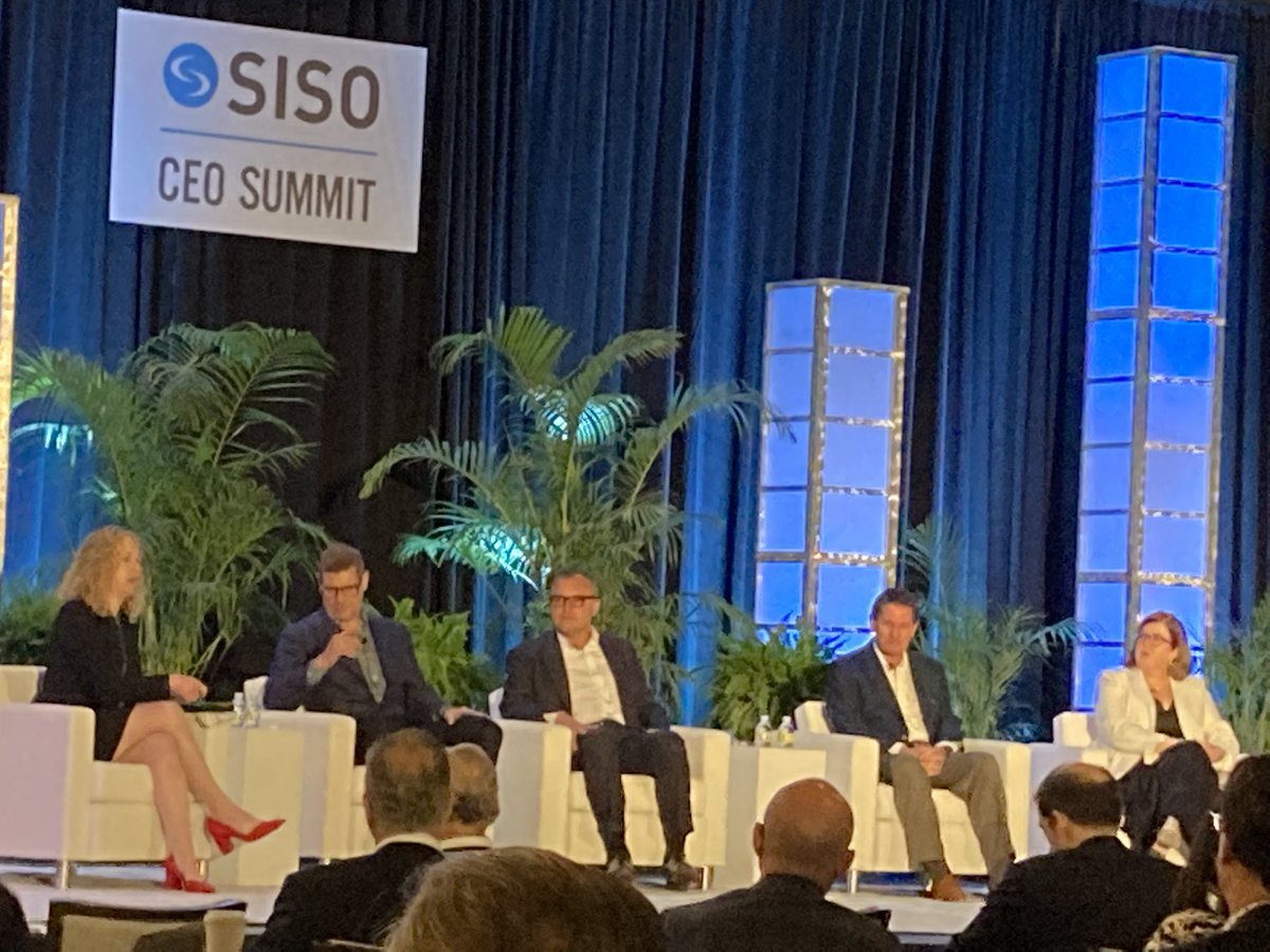 stephselesnick's tweet photo. Power Panel kicking things off! #SisoOrg @cbfarrington @RXGlobal_ @InformaPLC @divcomHQ EmeraldX & Clarion #tradeshows https://t.co/kXFqbGyKcu