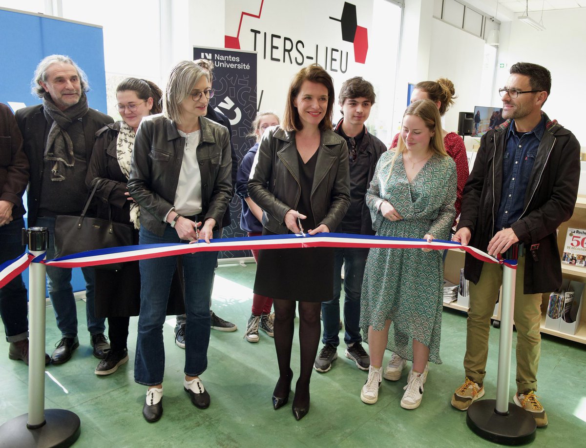 franckytrichet's tweet photo. Inauguration du réseau des 6 tiers-lieux de Nantes Université : des lieux pour créer des liens (entre entreprises, associations, étudiants, chercheurs et administratifs) et de l'imprévu pour créer de la valeur. Découvrez le tout en vidéo : https://t.co/w6Nj8q2Z05 https://t.co/gHUQv40Rqo