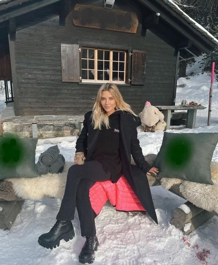 🌬
Mutluluklarla,
Güzelliklerle,
Gönlünüzce Geçsin #Akşamınız ☕⚘🍂🍁🎶♥️