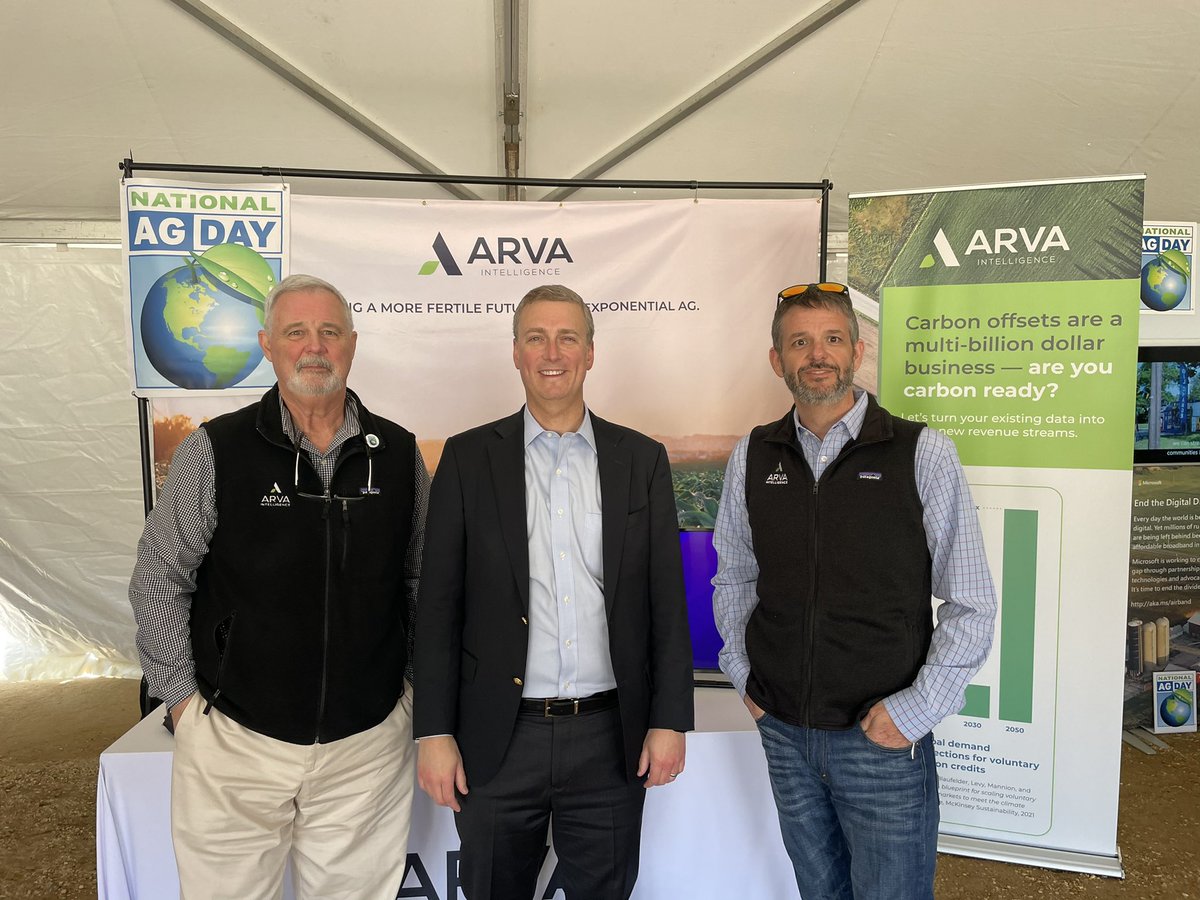Great to see <a href="/FieldtoMarket/">Field to Market</a> President Scott Herndon out visiting members at the Ag on the Mall event. #sustainability #NationalAgDay #NationalAgDay