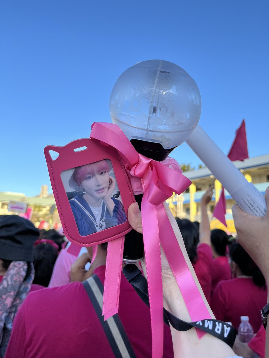 hwac4rt's tweet photo. armytiny for leni 💖 #NuevaEcijaIsPink https://t.co/46aytXZYDR