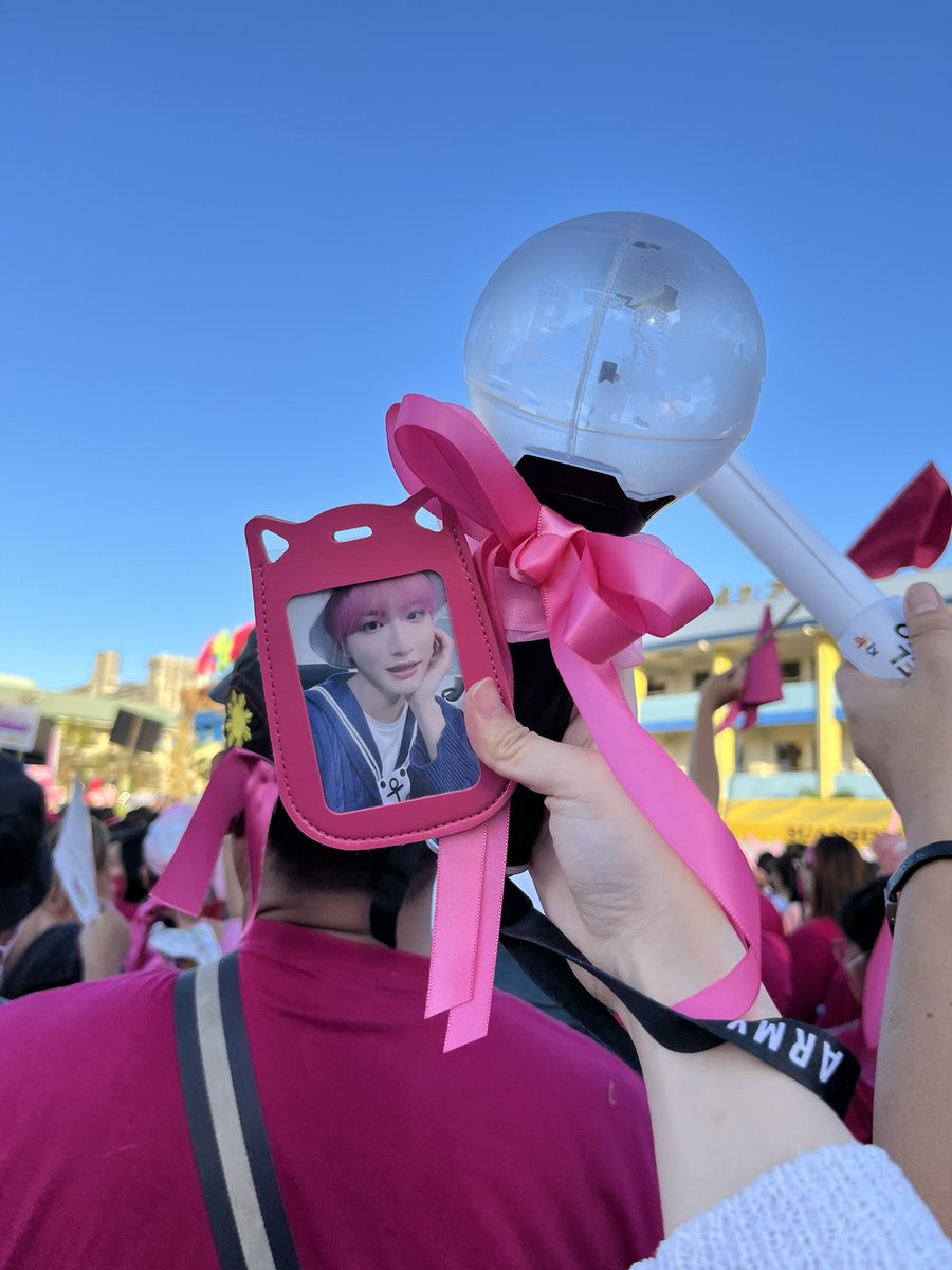 hwac4rt's tweet photo. armytiny for leni 💖 #NuevaEcijaIsPink https://t.co/46aytXZYDR