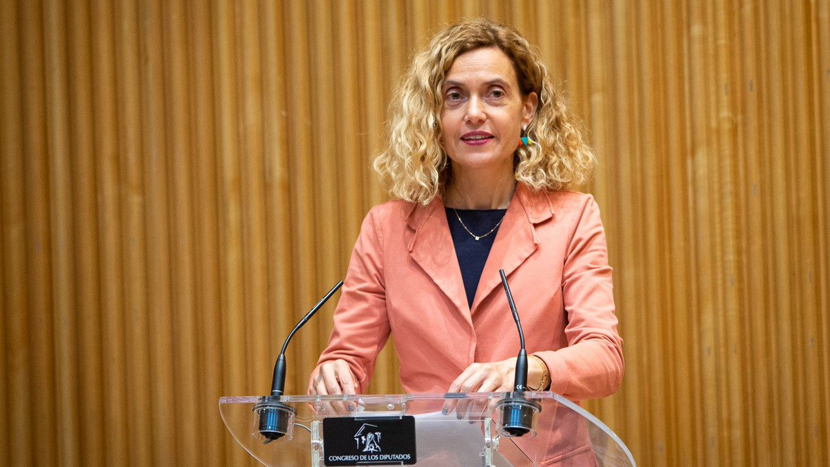 meritxell_batet's tweet photo. Un honor recibir y escuchar en el @Congreso_Es a mujeres afganas que han visto arrebatados sus derechos tras la toma del poder por los talibanes en #Afganistan y se han visto obligadas a abandonar su país ¡Emanáis valentía!
Gracias a las organizaciones que trabajan en esta causa. https://t.co/dv9LF3np2g