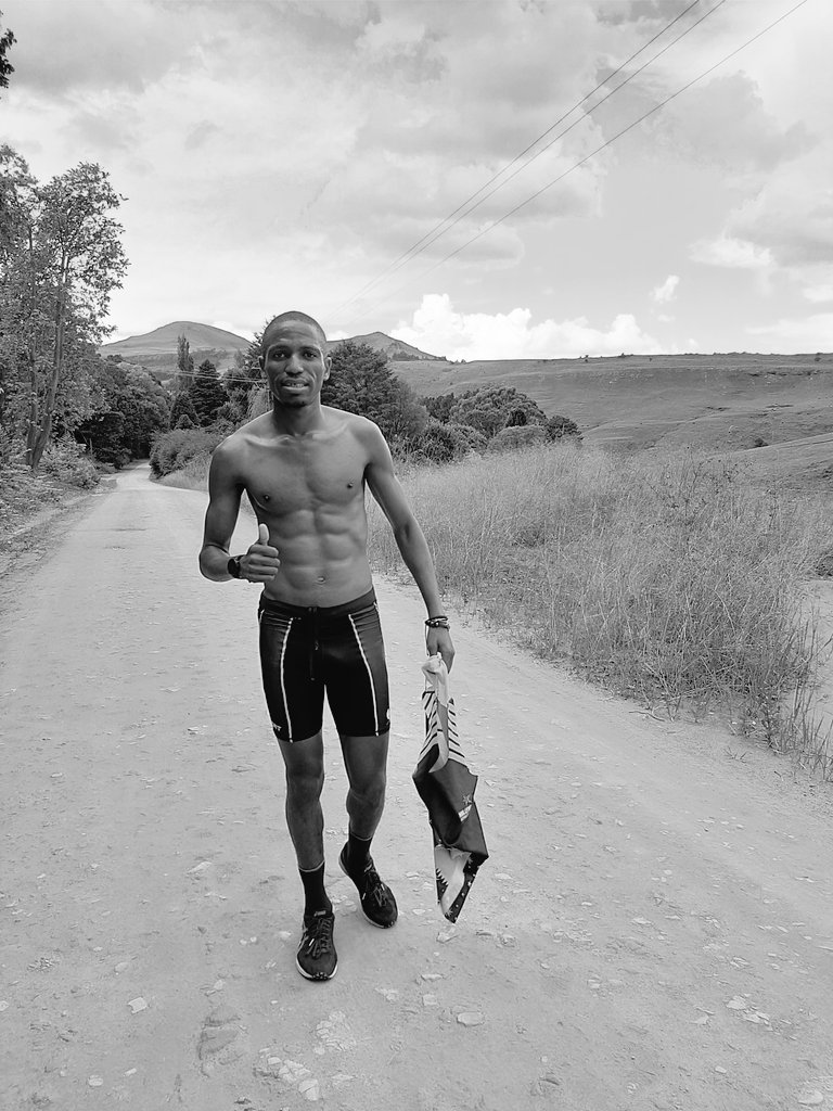 N_Mhlakwana's tweet photo. A Tuesday that's different from all other Tuesdays you know... @Hollywoodbets @32Gi @THRESHHoldSA @OrangeGrv_Dairy @Prodi_Khumalo @MylesClouston #StrongerAsNow #Nangoku #ThePitPull https://t.co/g8elDi7R9a