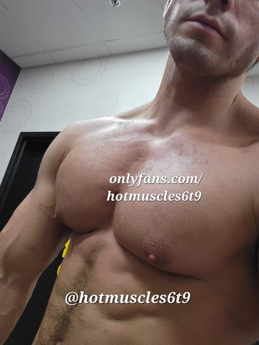 https://t.co/INexXI4RgX
50% off my hot onlyfans page showing off my cock, muscles and sexy cum vids,