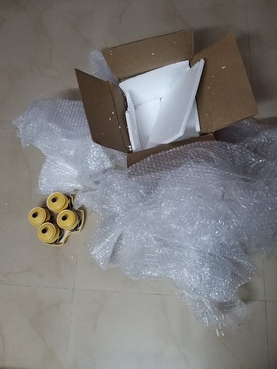brs152002's tweet photo. Off late ordered few things from @UrbanLadder. While they showed a lot of care for product, deeply pained to see amount if plastic warping it has. It will take years to remove my CO2 footprint with this 😭 #urbanladder #carbonfootprint #bad #packaging https://t.co/UimG1MKBWK