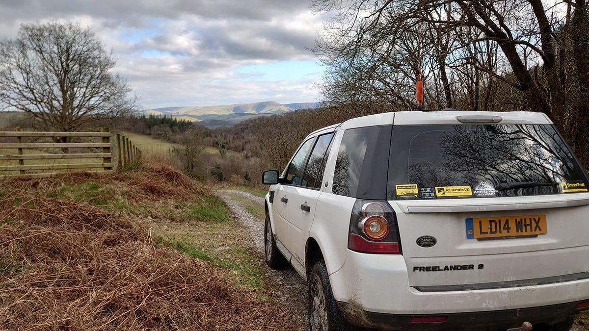 AllTerrainUK's tweet photo. Another photo from Adam’s recent trip in wales, this is the end of the Machynlleth Horseshoe, North Wales. What a track! #NorthWales #tourist #ambassador #greenlaning #wales https://t.co/yrortOGtDf