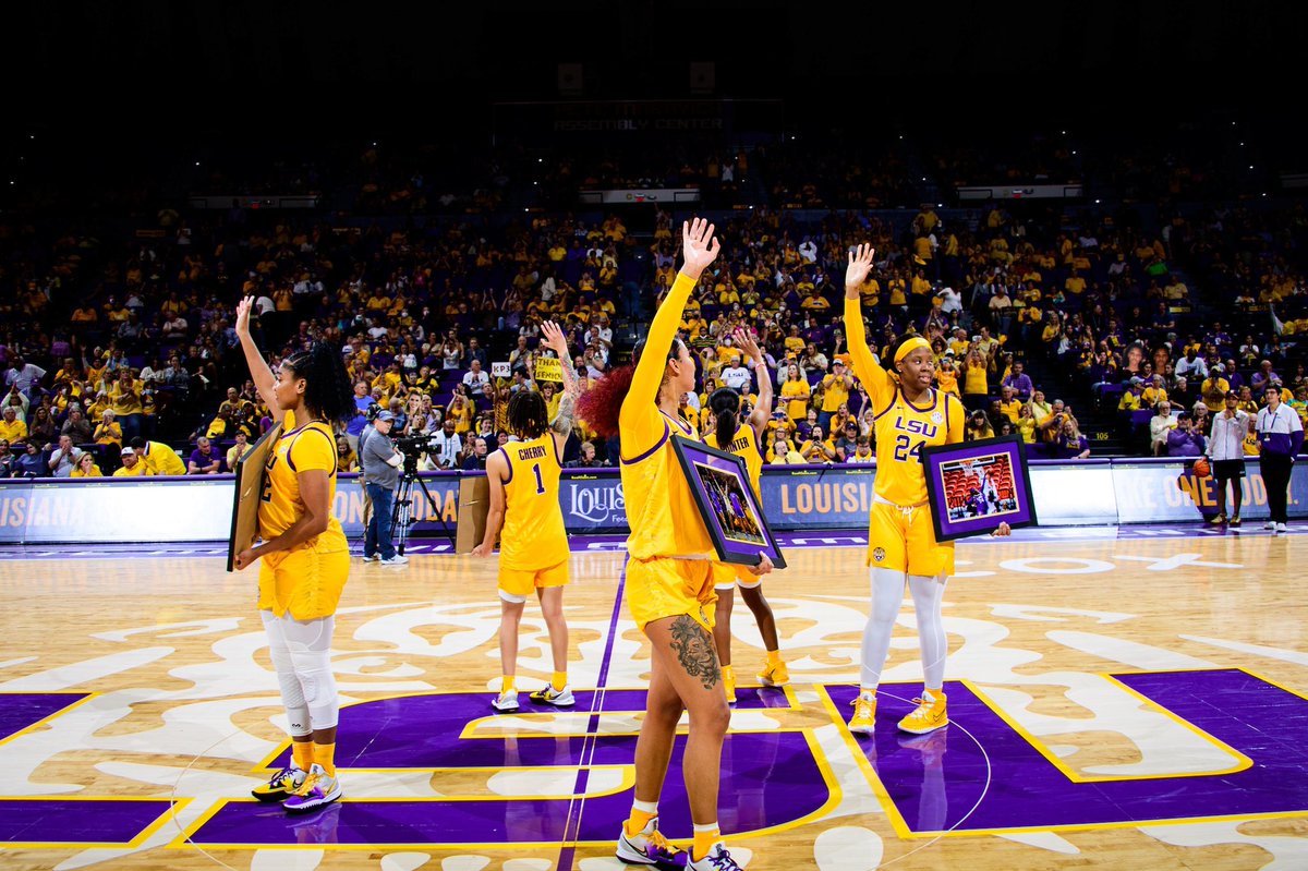 Kim Mulkey tweet media