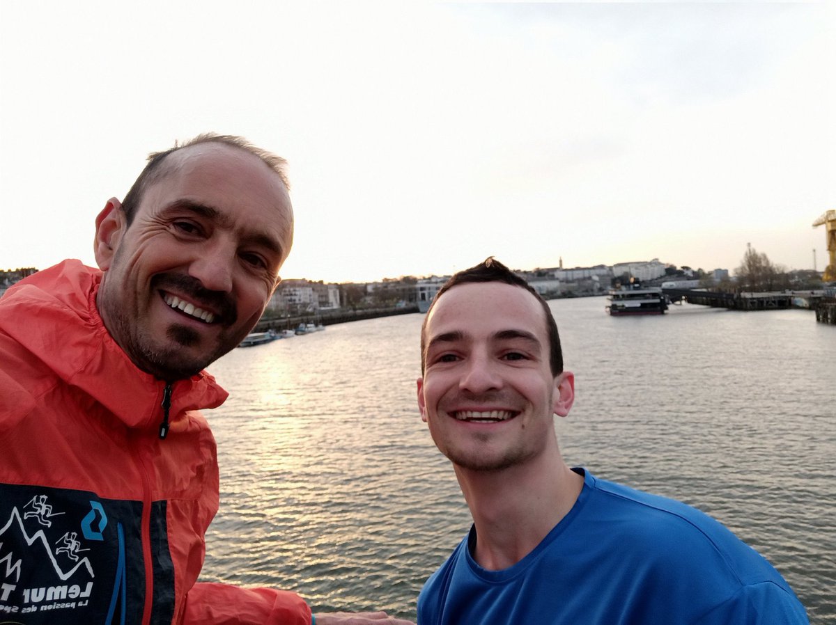 ValentinMaisons's tweet photo. Merci encore @LMDSlefilm pour cette course au top niveau dans les rues de #Nantes ! 🌞 
Jeune Néphrologue perpétuel du @CJNephro 
Toujours plein de bonne humeur et d’énergie. Objectif #Sport et #HDLN pour tous! 🏋️‍♀️ 🏥 
Ne change pas mon vieux 🙏🏻
#Nantes2022 #AllTheKidneyLadies https://t.co/sFROHs4gqL