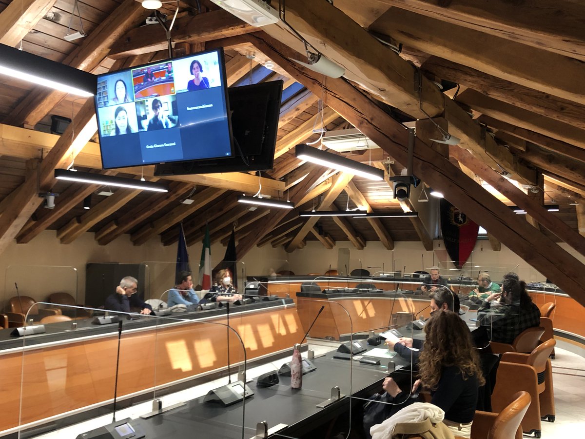 ComunediAosta's tweet photo. Secondo incontro prima dell’avvio del processo di #coprogettazione del Teatro Giacosa e Café du Théâtre. Il @ComunediAosta lavora per fare vivere questo storico luogo di cultura.
@nuti_g @SamueleTedesco 
#teatrogiacosa https://t.co/YLlWqqqp76