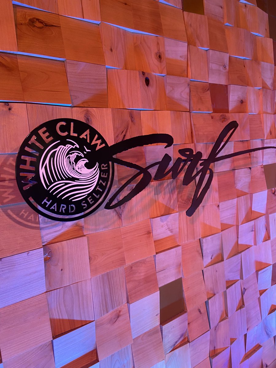 Gil_Vaquero's tweet photo. A White Claw Surf House @sxsw story in 4 pics. ‘Till next time Austin! https://t.co/e5h35dMPhi