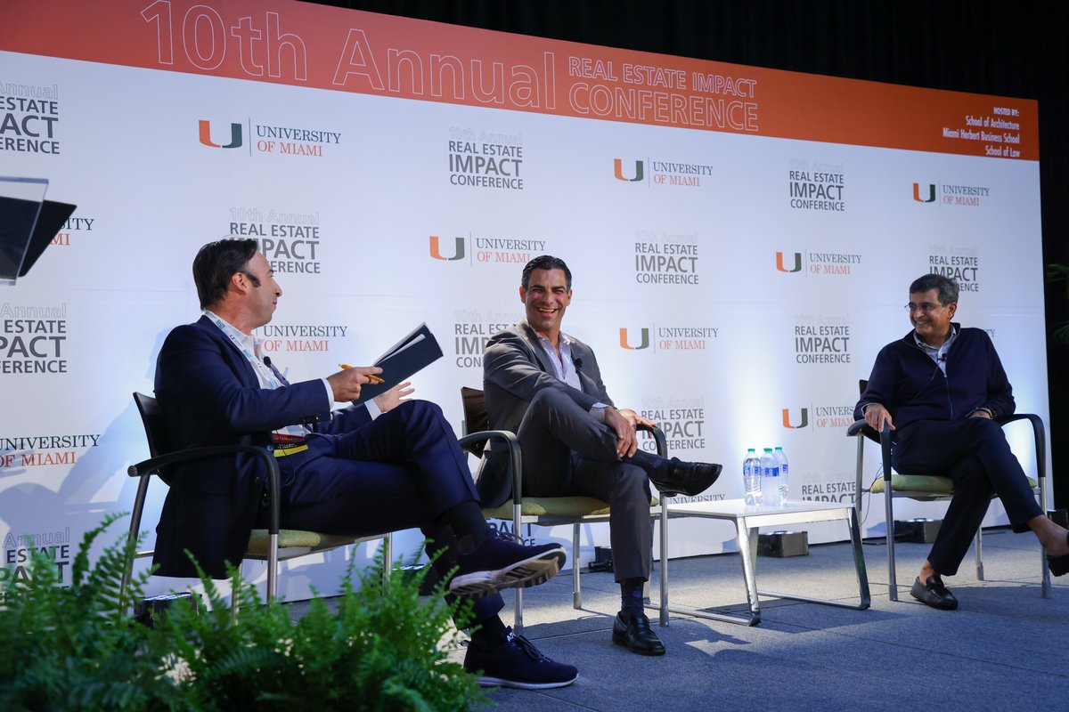 umiamimredu's tweet photo. In this year's #UREIMPACT Closing Keynote Conversation, moderated by Managing Principal of 13th Floor Investments Arnaud Karsenti, @CityofMiami Mayor Francis X. Suarez and CEO of @WeWork Sandeep Mathrani discussed what the city has done to spur the “Miami Movement”! 🏗️ https://t.co/L4LI2djzuR