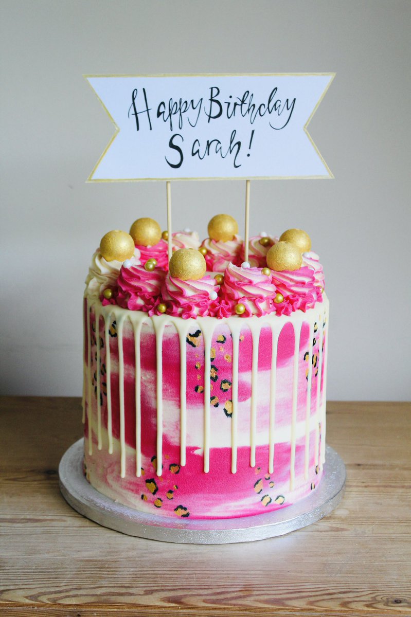 evasayer97's tweet photo. D’you like cake and baked treats?! (Silly question really🤪)
If so you may enjoy browsing some of my latest creations and the odd recipe over on my baking Instagram @theborrowerbakes 
lots of vegan options and savoury bits and bobs too... just follow the trail of sprinkles🌈 https://t.co/mDXxkk67SQ