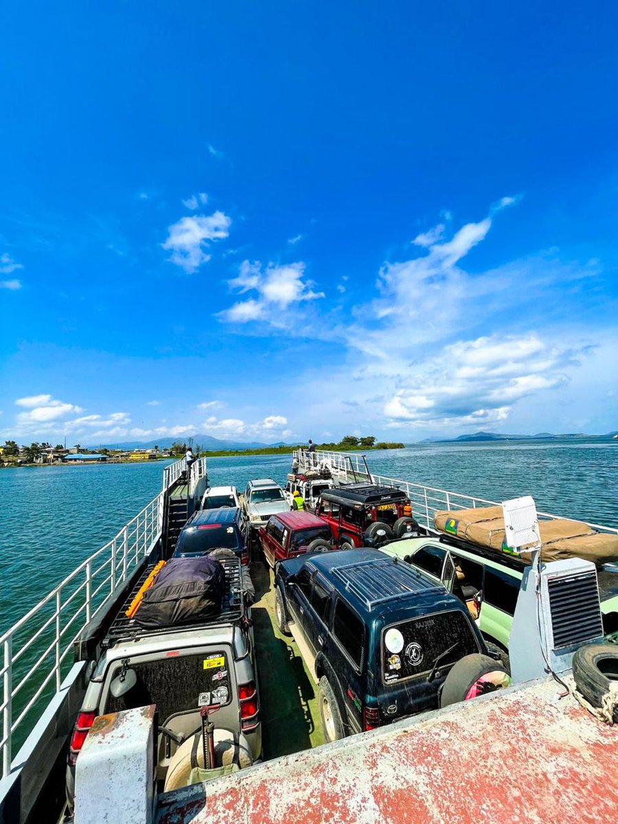 AlphaLandRover's tweet photo. See our life 🛥️⛴️
And the ferry couldnt accommodate all of us 😅
#Bundurovers #AlphaLandrover #Drive47 #Tembeakenya https://t.co/skPcbaOdY7