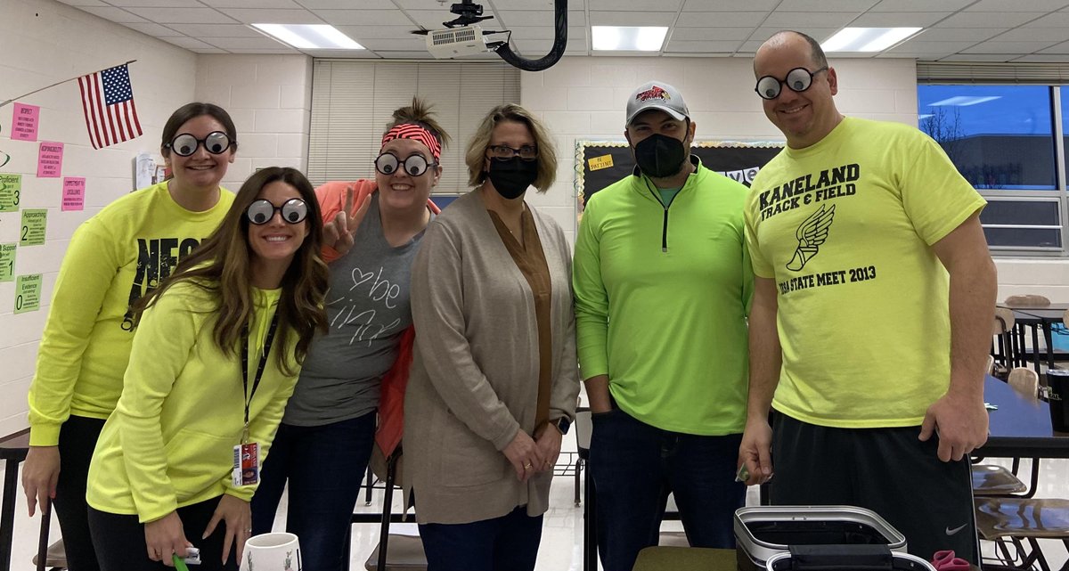 MissPitstick's tweet photo. Team 7 Blue is currently in the lead in our school's St. Patrick's Day Escape Room! ☘️ #goteam #proudtobeaknight @HarterSpirit https://t.co/oIOLImndVK