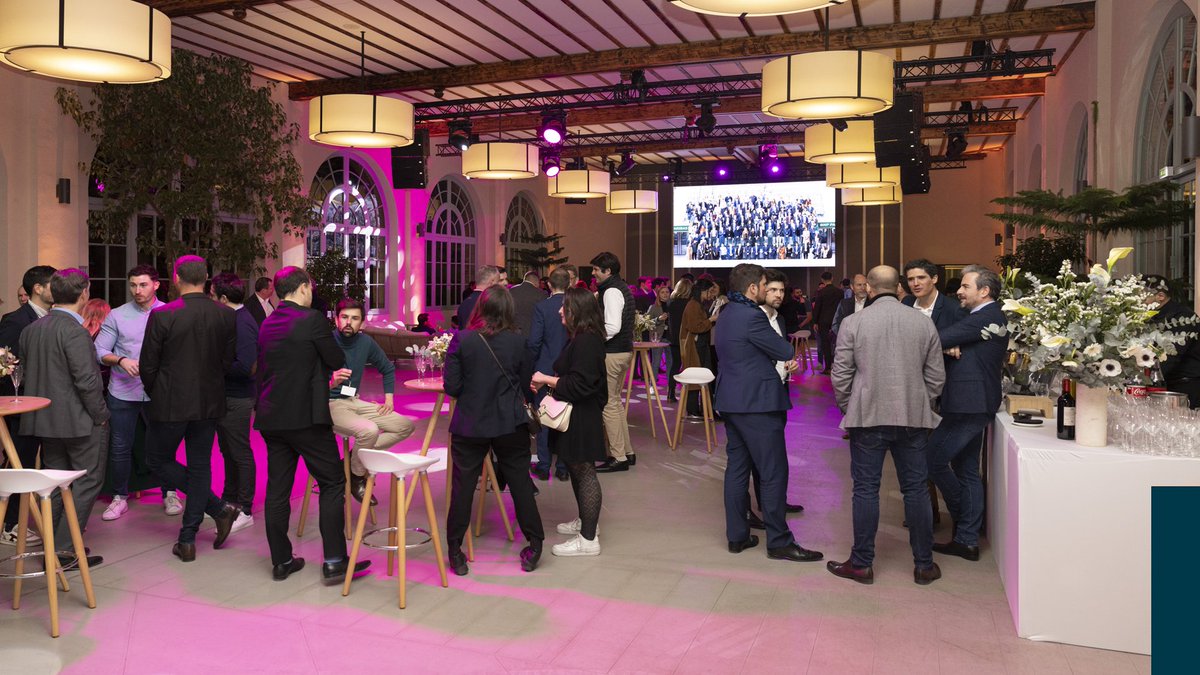 Bouygues_Immo's tweet photo. #InsideBI 🧐
Retour sur notre convention des #développeurs fonciers, organisée au stade Roland-Garros et réunissant nos équipes de toute la France... Une journée de #partage et de convivialité !
Merci à nos intervenants et développeurs pour leur enthousiasme 😉 https://t.co/ZVFXSmtK8Z