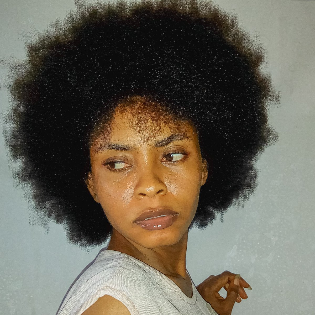 NaturalOmaa's tweet photo. I rarely let my fro out. But today is an exception. My fro is all out for your viewing pleasure😍💚 https://t.co/ZPyTqgQaDZ