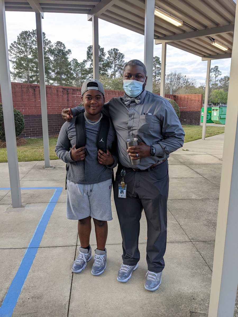 Mr_JohnsonPES's tweet photo. #Premier100Conference I spoke about being courageous enough to be unapologetically you or "Stop the CAP!" S asked if I could dress like him today. We made a connection over J's that led to a mentorship. He isn't perfect, but neither am I. @RTEFlightStatus @Premier100_R2 https://t.co/u7ynEYNWVL