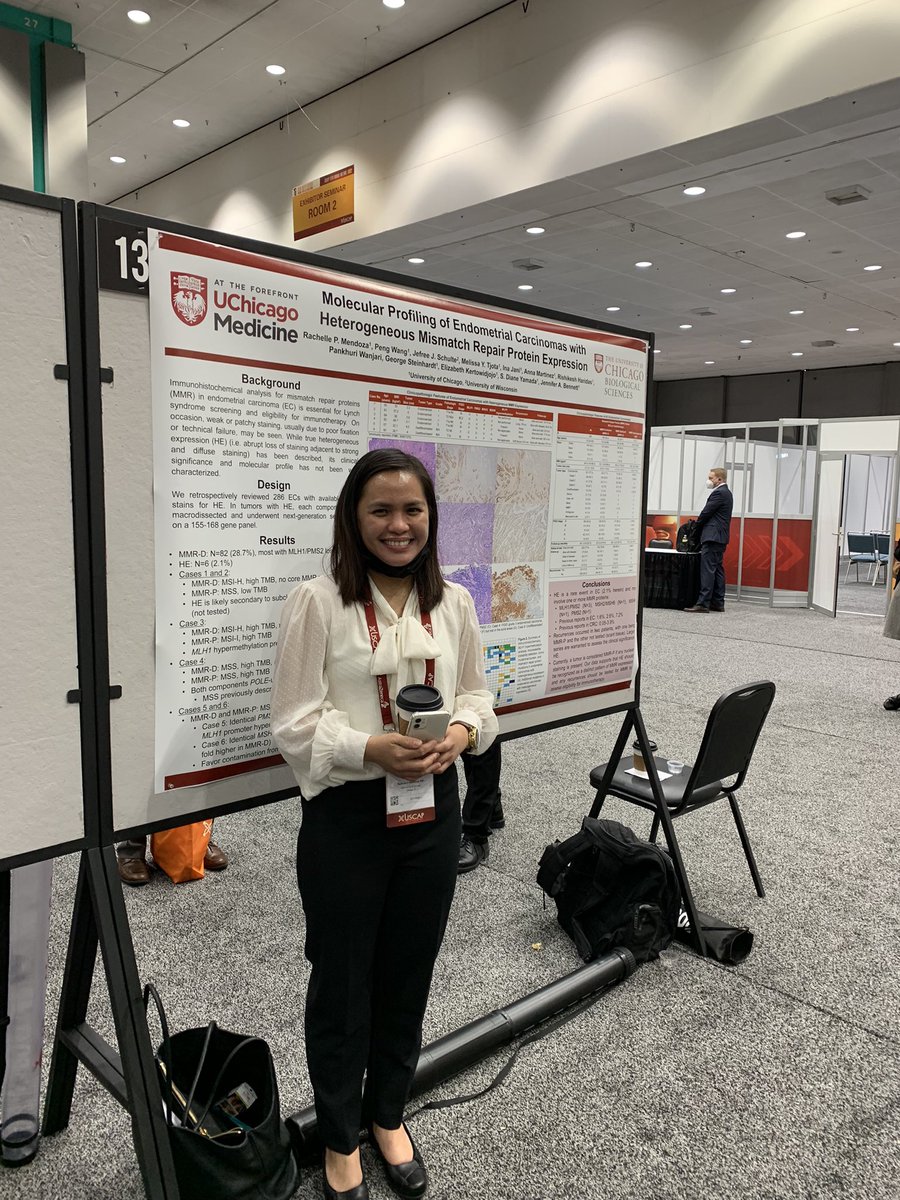 Dr. Rachelle Mendoza from the U. Of Chicago presenting her poster Monday morning #USCAP22 #uscap2022 #pathology #pathfellows #Gynpath @rpmendozaPathMD