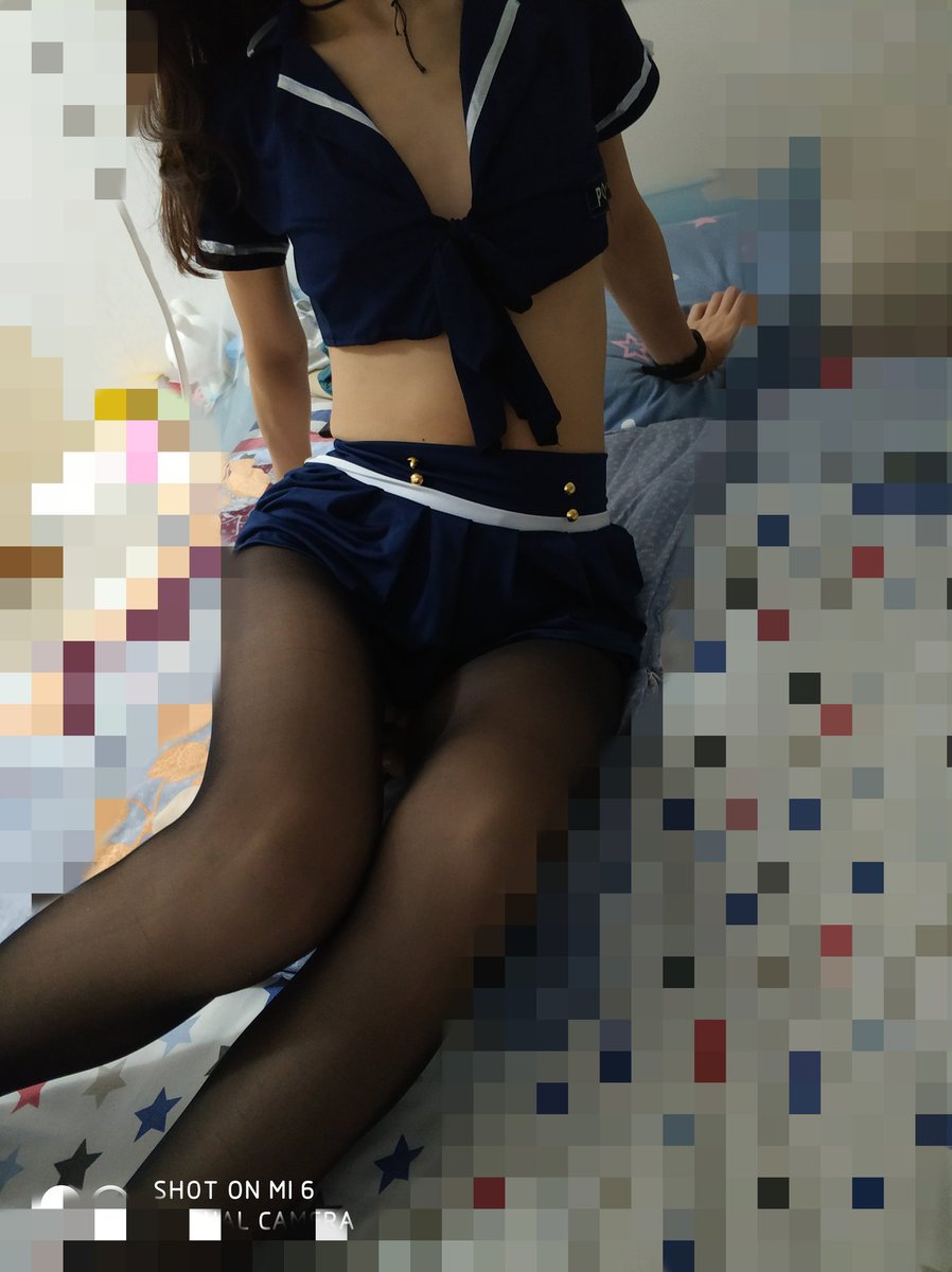 yie455's tweet photo. 女警制服来一个😬 https://t.co/D6WuCAsszD