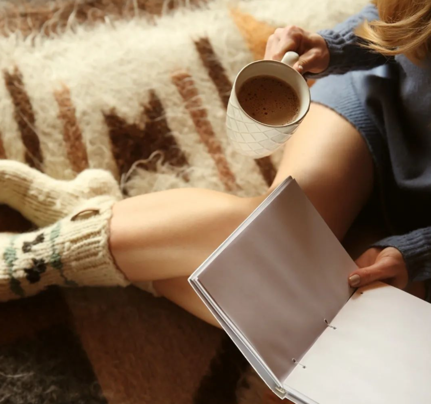 beforechoc's tweet photo. LOVE READING? 📚

Why not make it even more pleasurable 😍

A cup of cacao shared with a good book is happiness tasted and time well spent.✨

#beforechocolate #timetorelax #cacaochocolate https://t.co/WBMukfLZvN