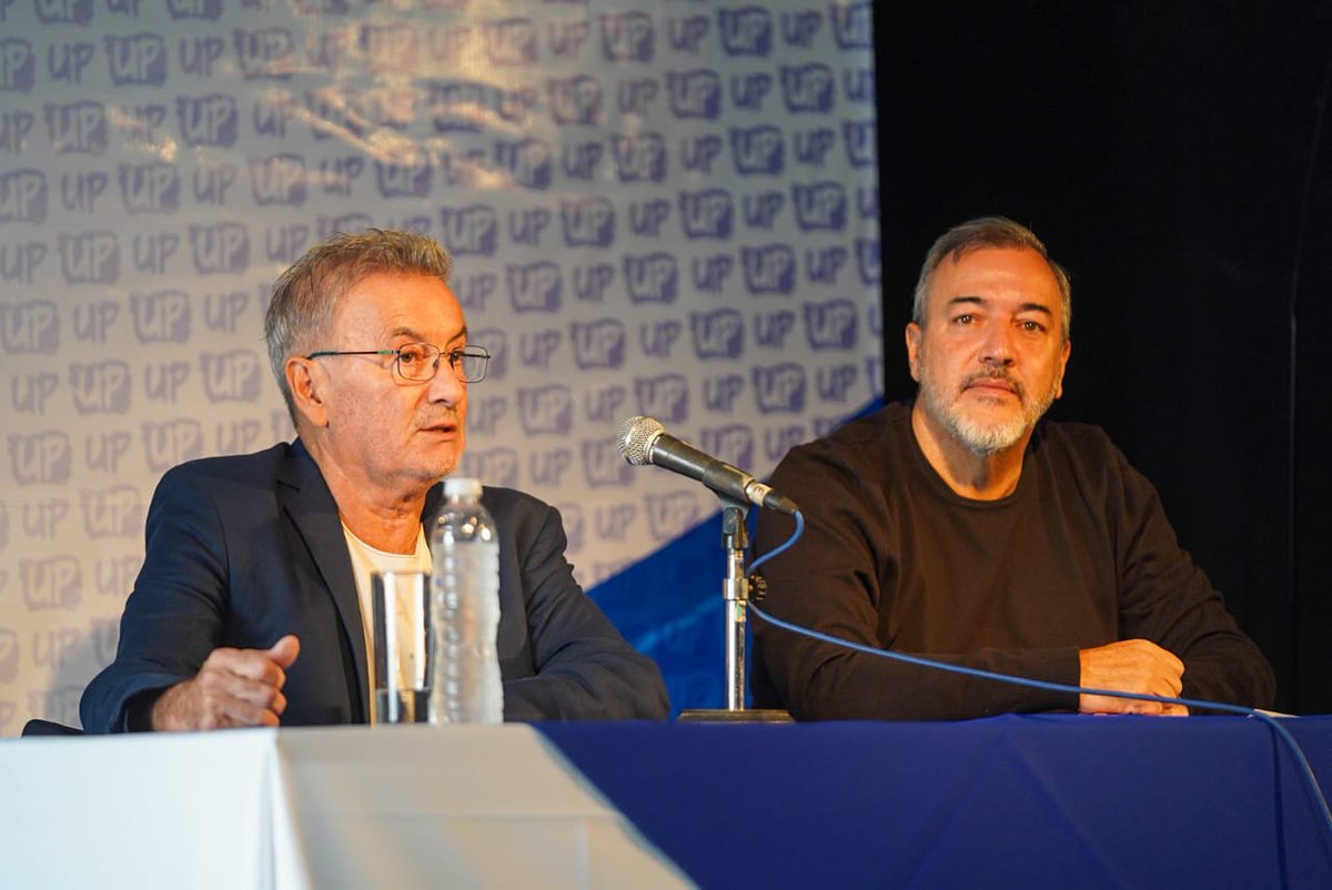rodoaguiar's tweet photo. En la #UnidadPopular de mi provincia presentamos la #incorporación al partido del exconcejal y candidato a intendente de #GeneralRoca, Mario Álvarez. Un abogado socialista y #vecinalista de larga trayectoria política y social.
(Abro hilo) https://t.co/asWnez82Gy