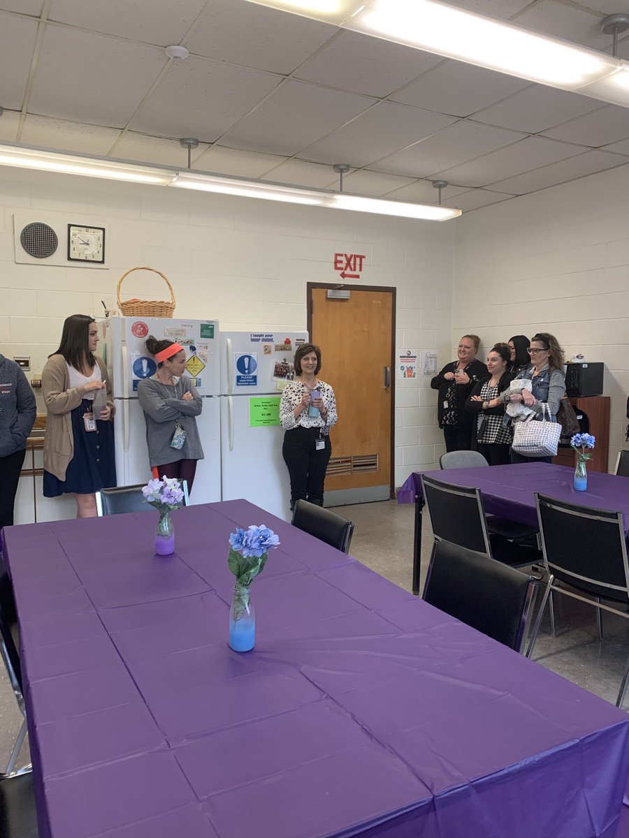 rnigro1207's tweet photo. #TOTY congratulations to Lisa Warrington Wedgwood’s Teacher of the Year 2021-22.
⁦@wedgwoodwtps⁩ ⁦@cfzimmerman⁩ ⁦@SuperintendWTPS⁩ ⁦@WedgwoodLWarr⁩ https://t.co/qvcZ3dgtMl