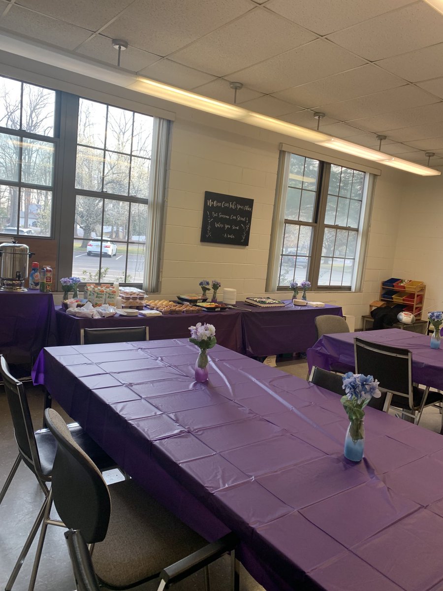 rnigro1207's tweet photo. #TOTY congratulations to Lisa Warrington Wedgwood’s Teacher of the Year 2021-22.
⁦@wedgwoodwtps⁩ ⁦@cfzimmerman⁩ ⁦@SuperintendWTPS⁩ ⁦@WedgwoodLWarr⁩ https://t.co/qvcZ3dgtMl