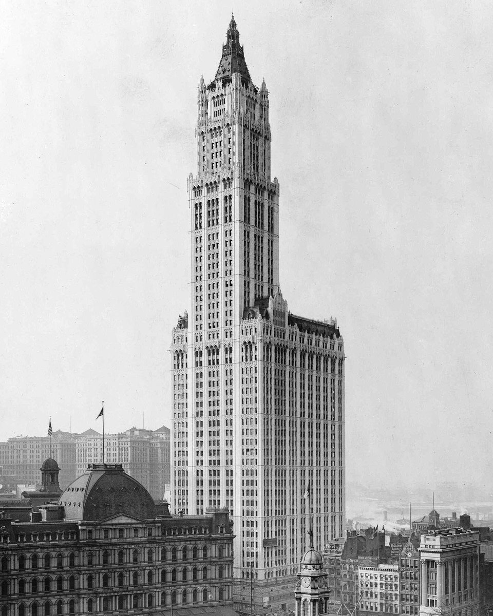 EllimanPM's tweet photo. The Woolworth Building was the tallest building in the world from 1913 until 1930. Today it is home to the Woolworth Tower Residences, 32 luxury Tribeca condos located on the tower’s top 30 floors, managed by Douglas Elliman. #tribeca #woolworthbuilding #landmark #manhattan #nyc https://t.co/rjeNvlmeRm