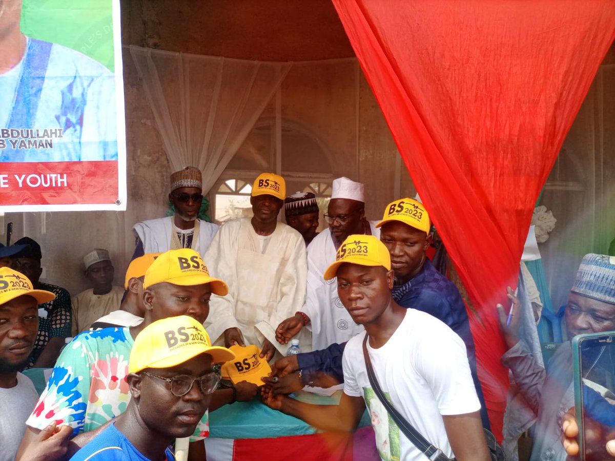 RasaqAbata's tweet photo. Welcome to PDP Sir....YAMAN

#bs2023...#KwaraPDP https://t.co/jXdoyo4NyB