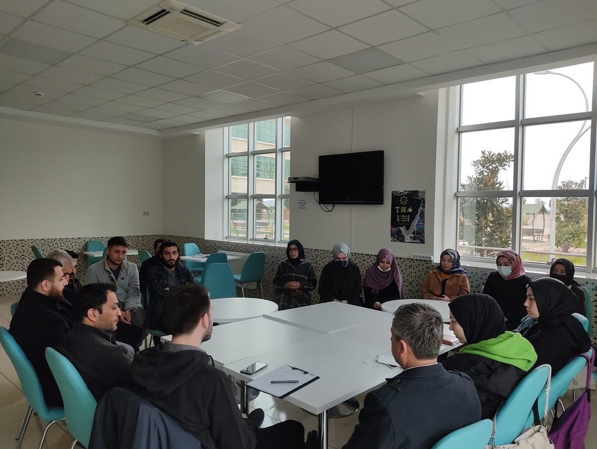 AÖB Merkez'den Osmaniye'ye İl Ziyareti. Misafirlerimizi Korkut Ata  Üniversitesi'nde ağırladık. Öğrencilerle AÖB'nin genel çalışmaları ve Osmaniye'nin etkinlikleri ve ikinci dönem planlanan çalışmalar üzerinde konuşuldu.
