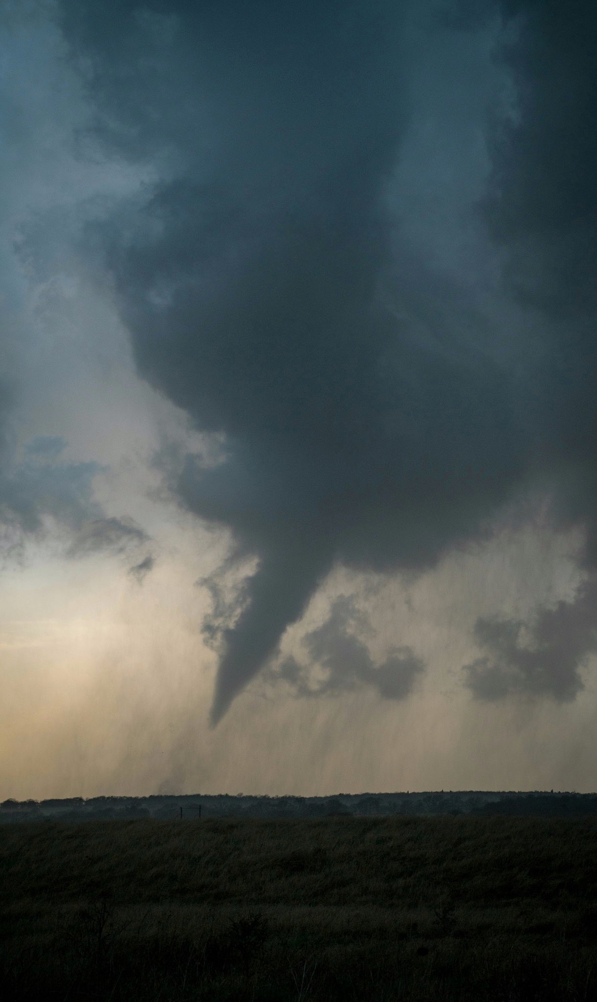 Matt Phelps on Twitter "The Elgin, Texas tornado begins to occlude in