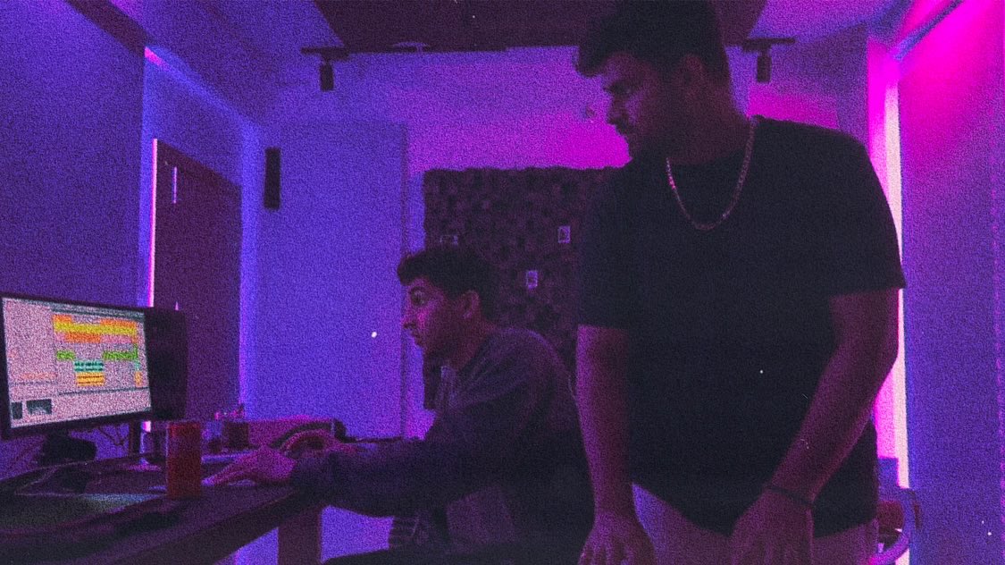 Rutvik Talashilkar (@rutvxk) on Twitter photo Mehfooz will be out tomorrow!
23ā¢03ā¢22
<a href="/rutvxk/">Rutvik Talashilkar</a> <a href="/iamkimera/">KIMERA</a> <a href="/murtuzawalagadi/">Murtuza Gadiwala</a>
.
.
.
#mehfooz #originals #music Mehfooz will be out tomorrow!
23ā¢03ā¢22
<a href="/rutvxk/">Rutvik Talashilkar</a> <a href="/iamkimera/">KIMERA</a> <a href="/murtuzawalagadi/">Murtuza Gadiwala</a>
.
.
.
#mehfooz #originals #music